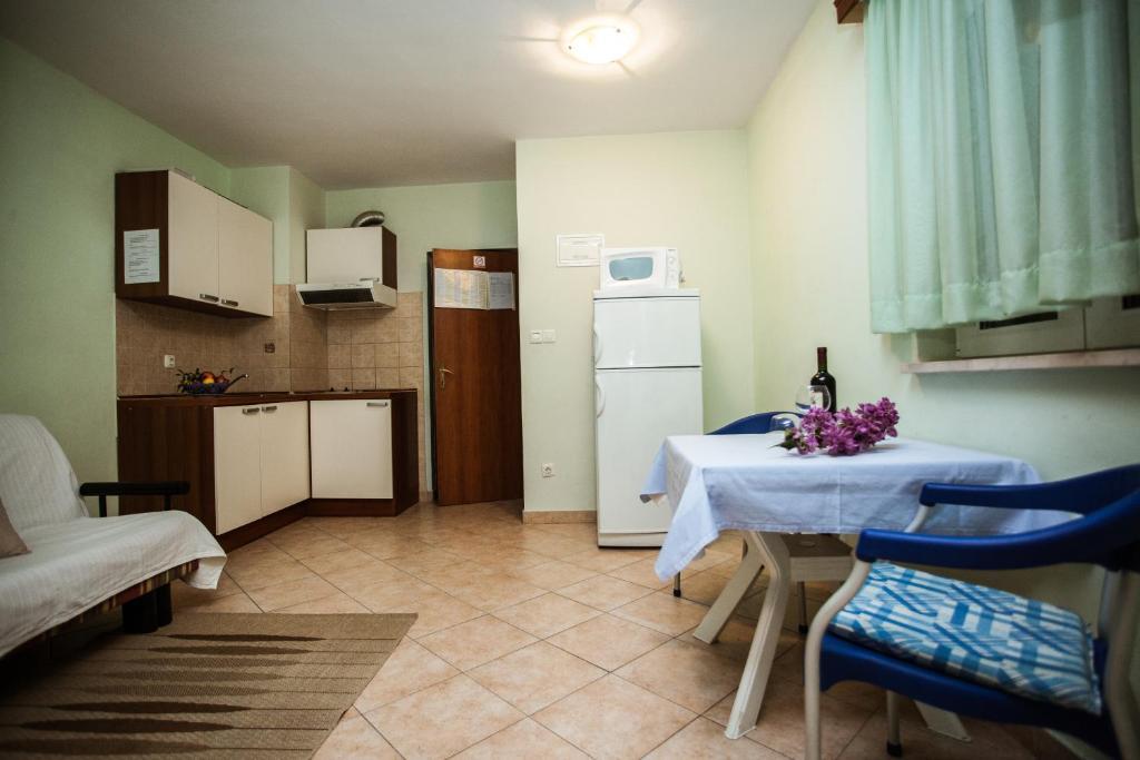 Agava-mirjana Apartament *